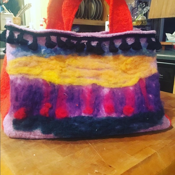 Handmade wool felted handbags - Picture 4 of 5